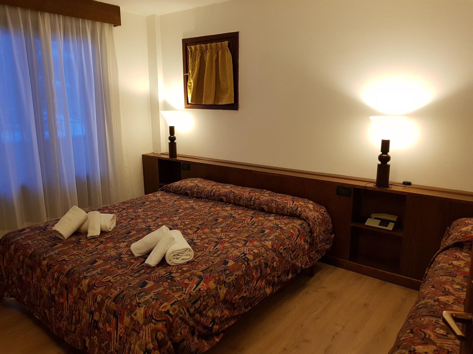 Hotel Alle Tre Baite Santa Caterina Valfurva Bagian luar foto