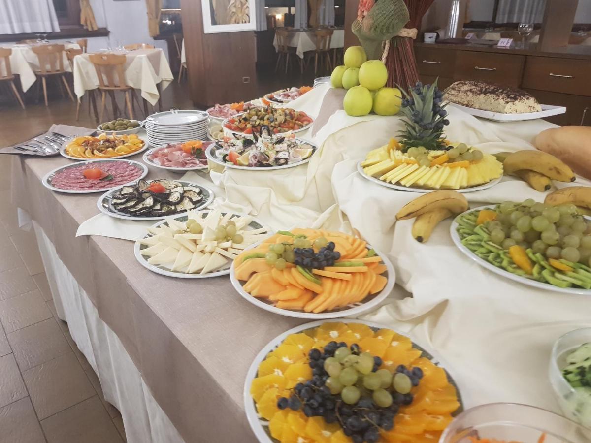 Hotel Alle Tre Baite Santa Caterina Valfurva Bagian luar foto