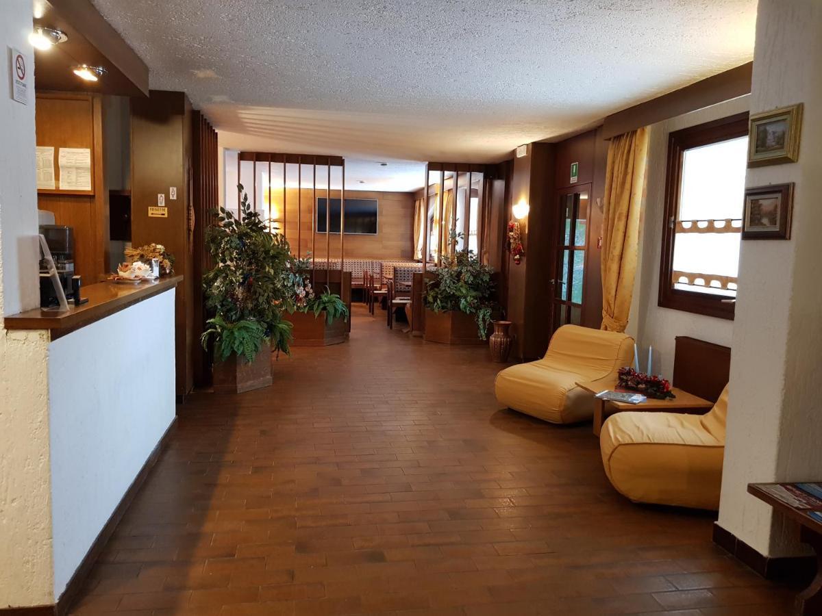 Hotel Alle Tre Baite Santa Caterina Valfurva Bagian luar foto
