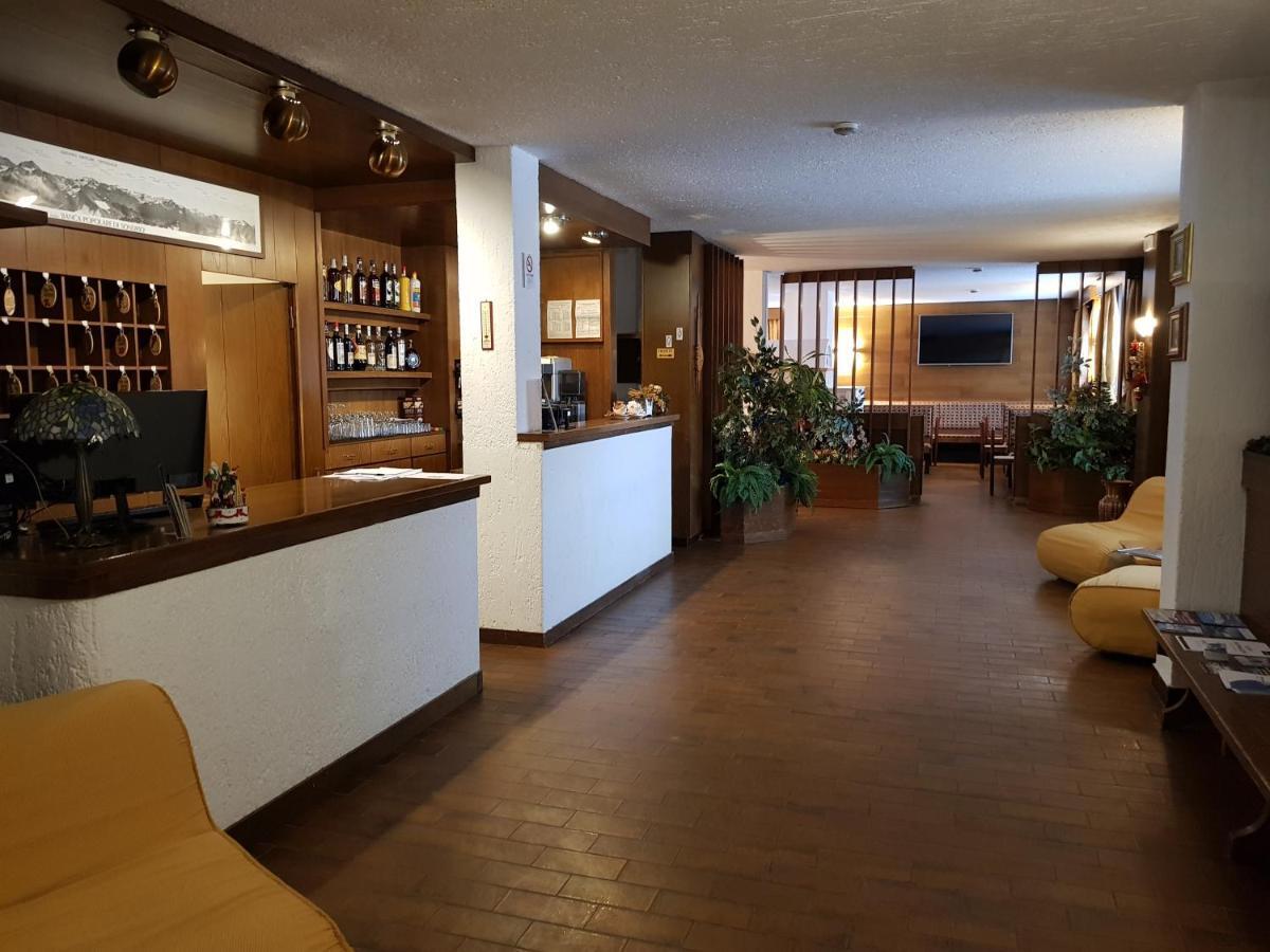 Hotel Alle Tre Baite Santa Caterina Valfurva Bagian luar foto