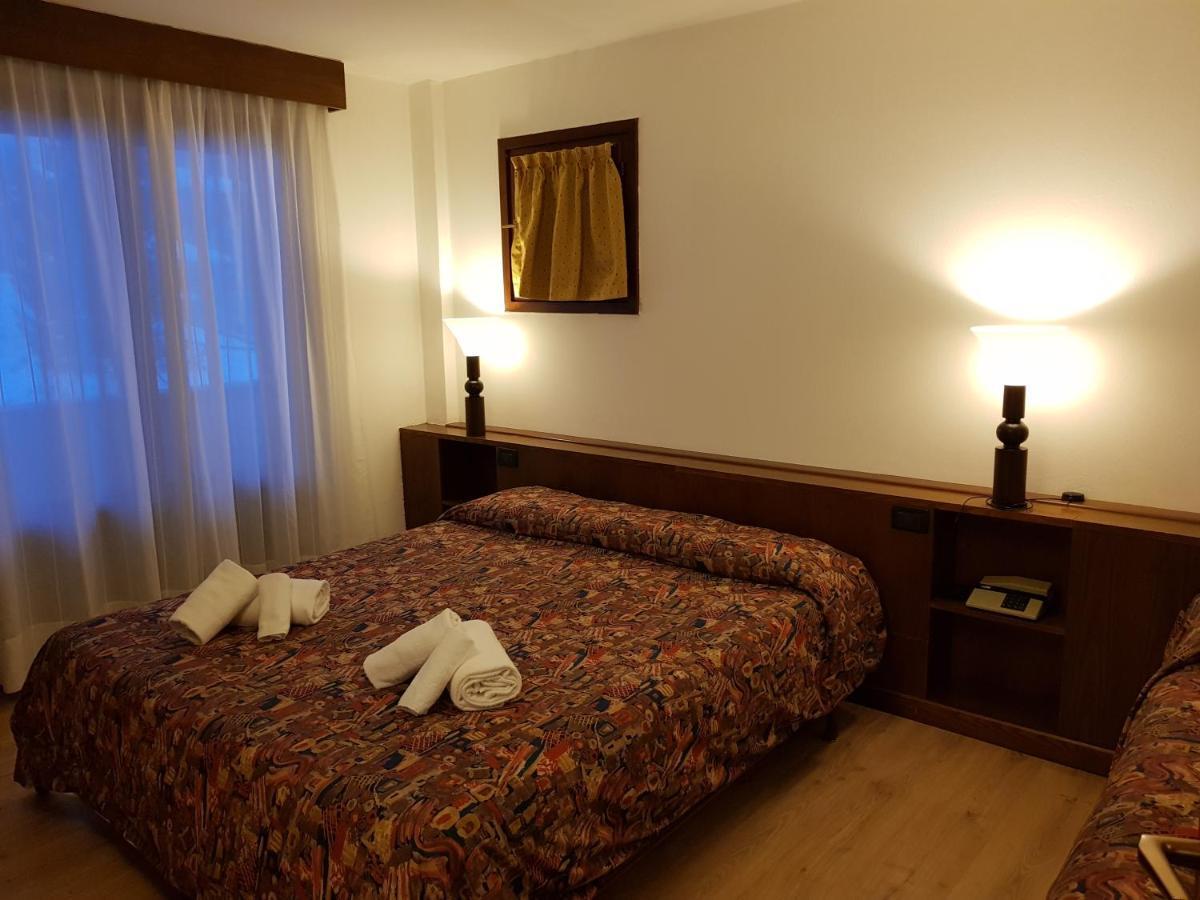 Hotel Alle Tre Baite Santa Caterina Valfurva Bagian luar foto