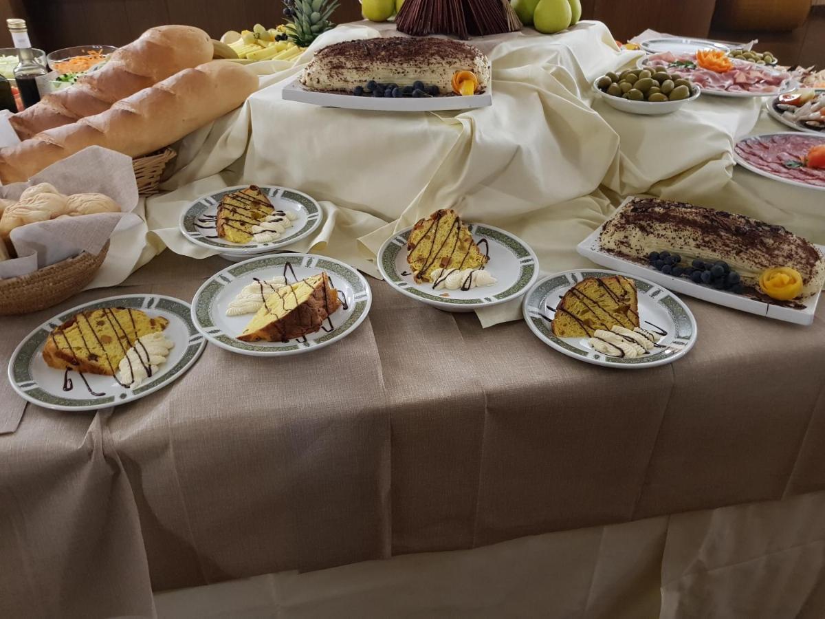 Hotel Alle Tre Baite Santa Caterina Valfurva Bagian luar foto