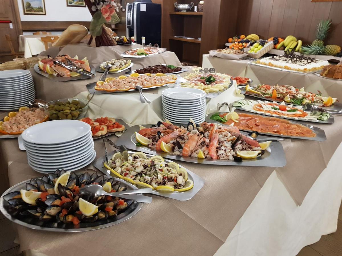 Hotel Alle Tre Baite Santa Caterina Valfurva Bagian luar foto