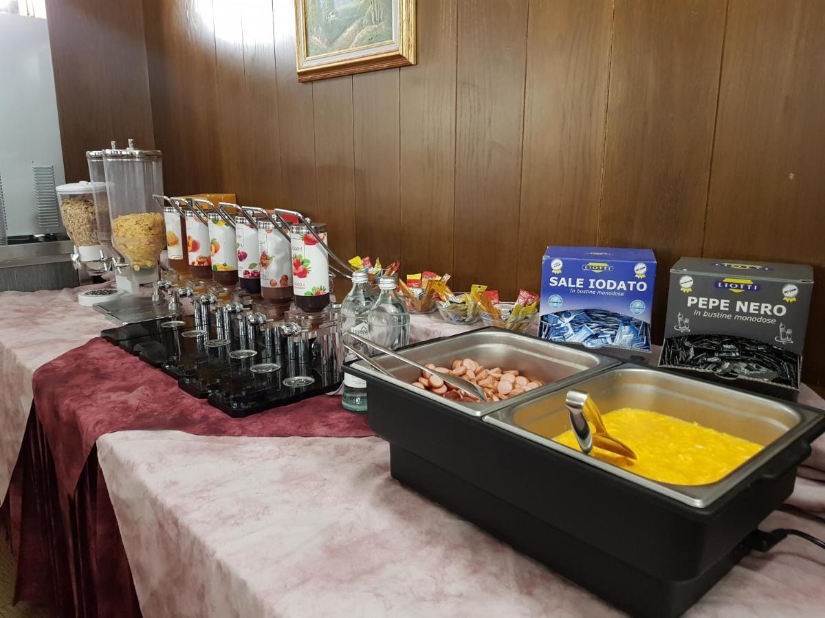 Hotel Alle Tre Baite Santa Caterina Valfurva Bagian luar foto